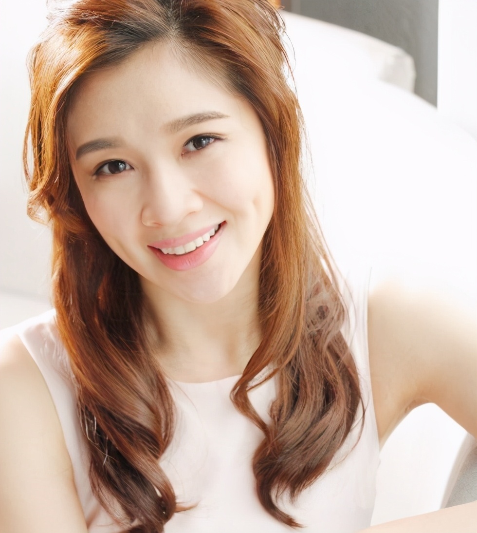 获赞,还是首位凭主持夺飞跃奖女艺人|使徒行者3|麦美恩|林峯_新浪新闻