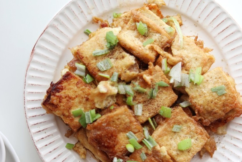 鸡蛋煎豆腐,鲜香软嫩超级懒人菜,10分钟快手家常菜,做法超简单