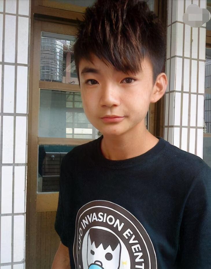 昔日童星褪去辉煌后大家为他现状唏嘘叹惋他却淡然知足说很好