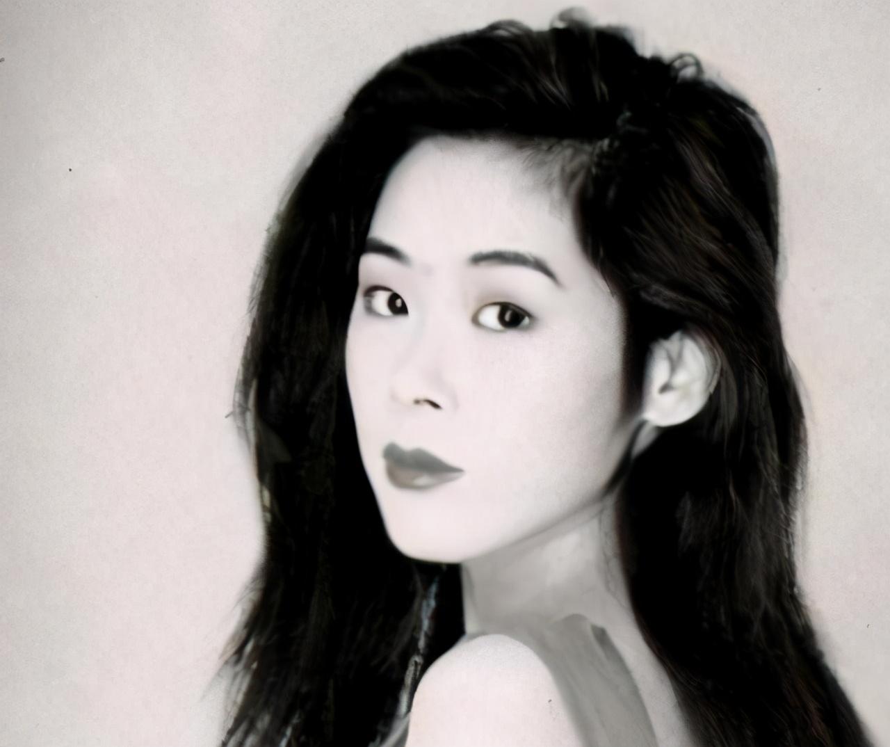 曾经的"歌坛天后",巅峰时和王菲齐名,未婚生子现状十分凄凉|关淑怡