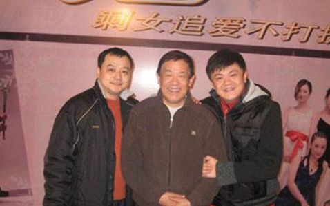 他是国家一级演员与妻子恩爱了50年一家四口都是演员