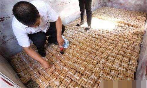 男子故意拉了一卡车硬币去买车，原因让人点赞休闲区蓝鸢梦想 - Www.slyday.coM