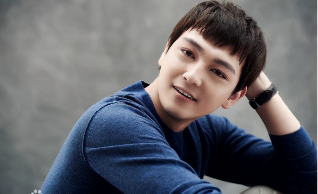 努力优秀人见人爱的追风少年张晓谦