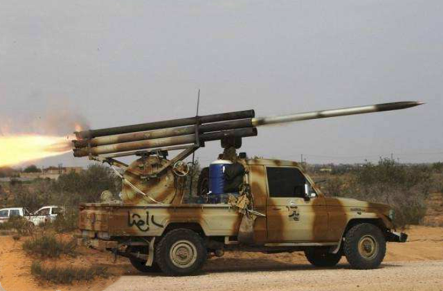 中东4大奇葩自制武器,第1用煤气罐打造,第2导弹直接绑在车上