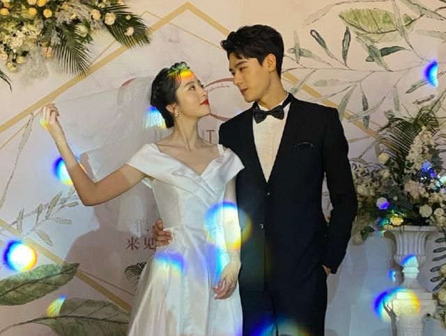 龚俊从结婚开始恋爱未完结又有新剧开机我被正装造型圈粉