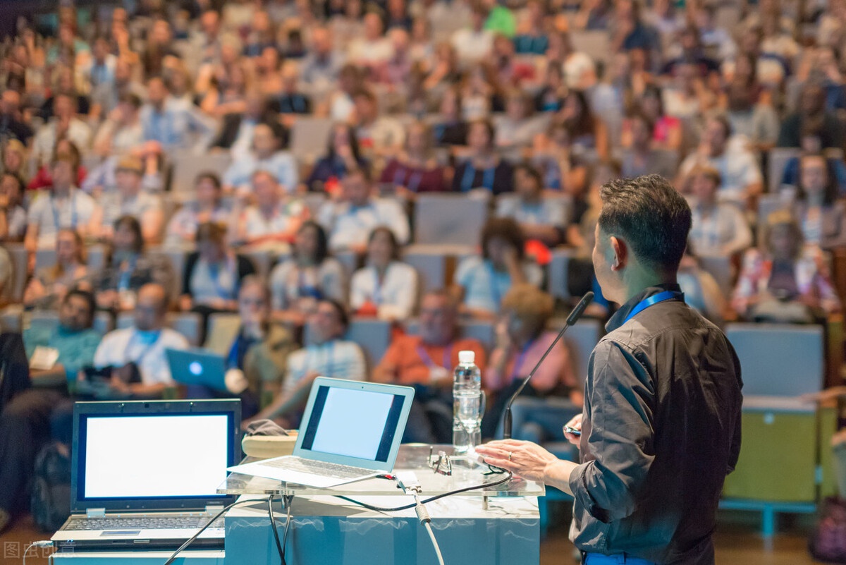 0经验被迫做演讲,如何hold住现场观众?