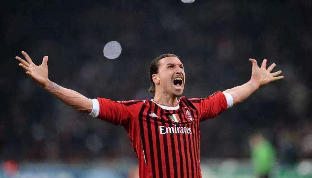 在对阵乌迪内斯时,伊布则是传射建功,他用倒挂金钩打进了制胜球.