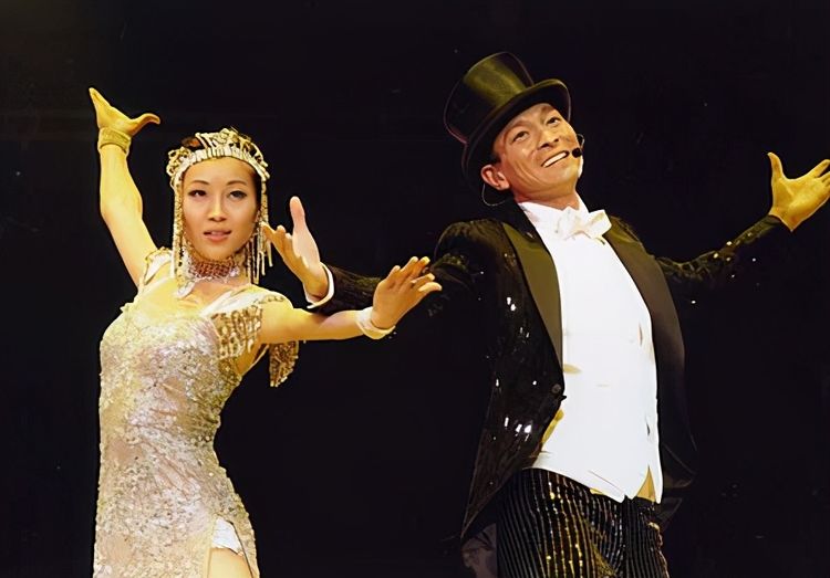 有赖文慧的舞台就会看到刘德华,这就是赖文慧给刘德华的回报