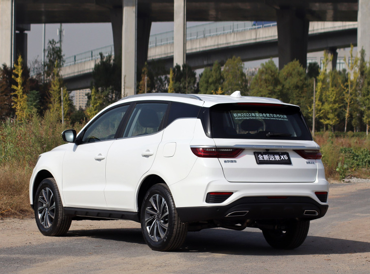 6.89万起的紧凑型suv,吉利远景x6小排量也有强动力-新浪汽车