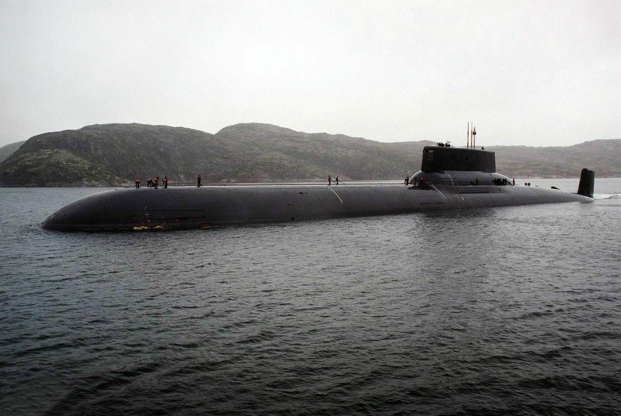 排水量超过航母,世界仅一艘|核潜艇|排水量|核弹头_新浪新闻