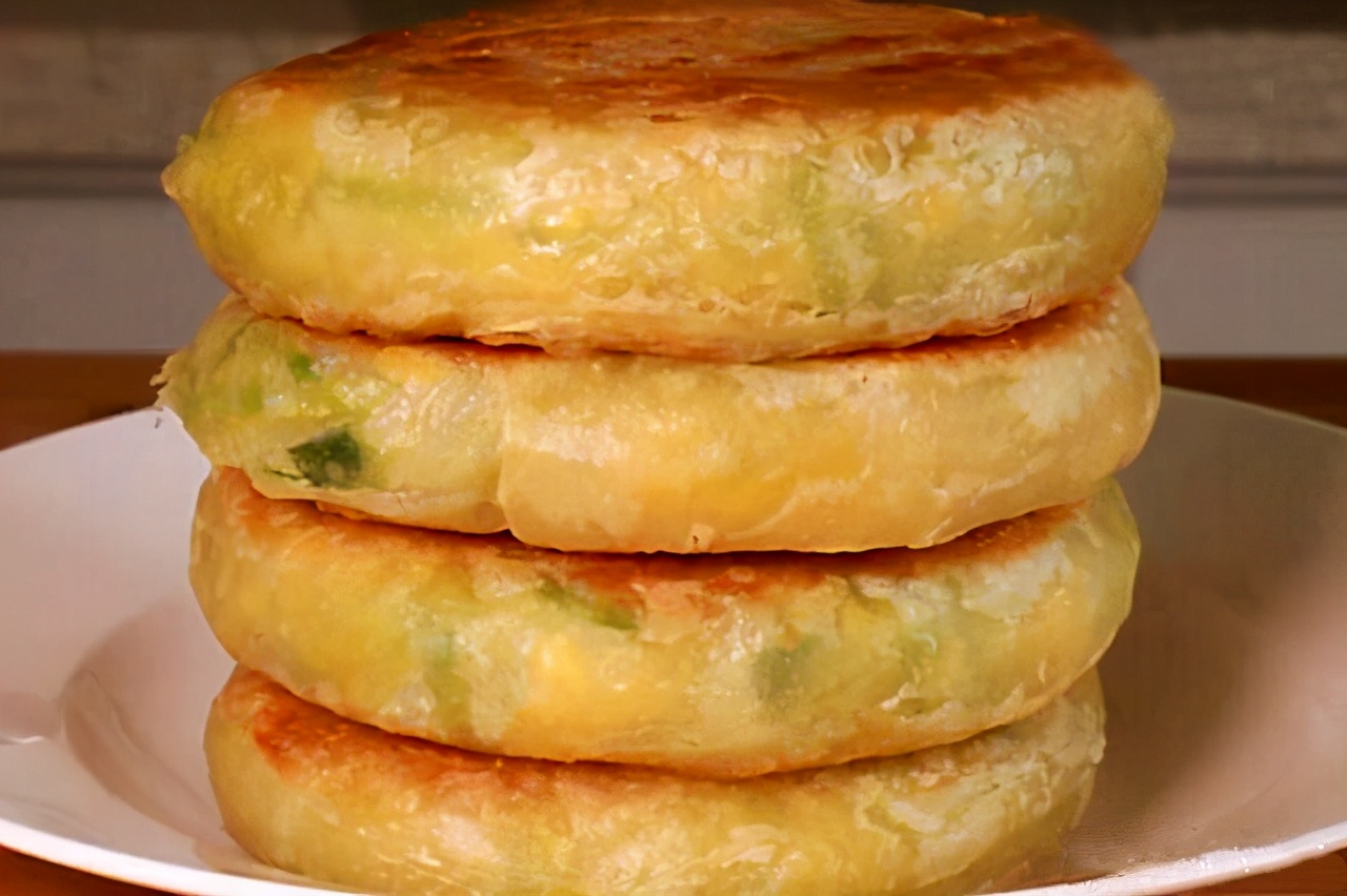 姥姥做的营养早餐饼,比包子馒头简单,鲜香味美,营养又解馋