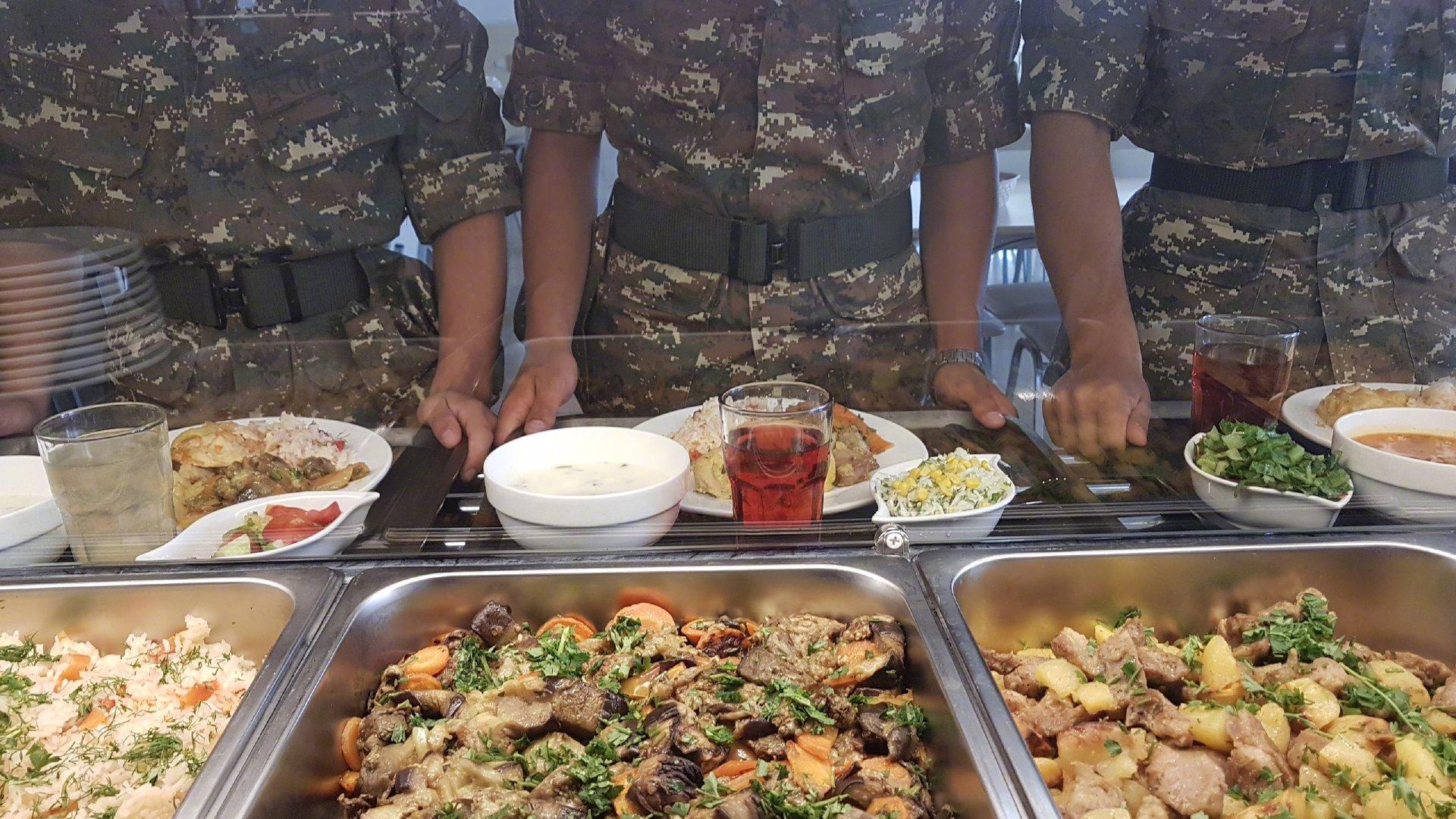 各国部队的日常伙食都会吃些什么你觉得我军伙食能排第几