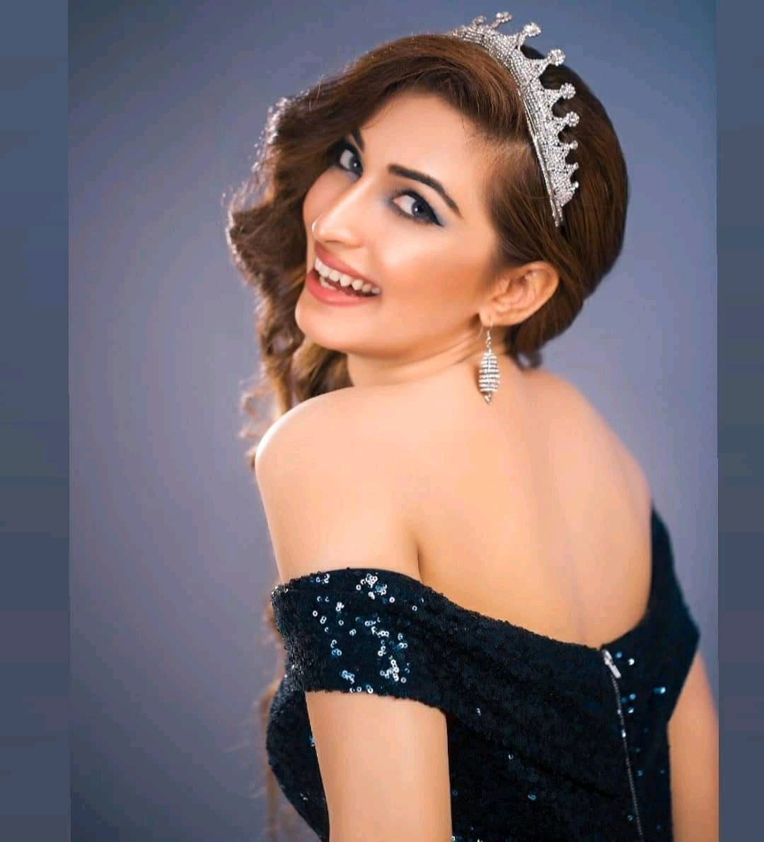 世界小姐2020巴基斯坦赛区冠军,五官精致,低眸一笑,让人沦陷
