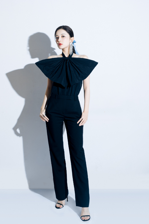 看看娜扎怎么穿的,上身效果绝了|古力娜扎|娜扎|凉拖_新浪新闻