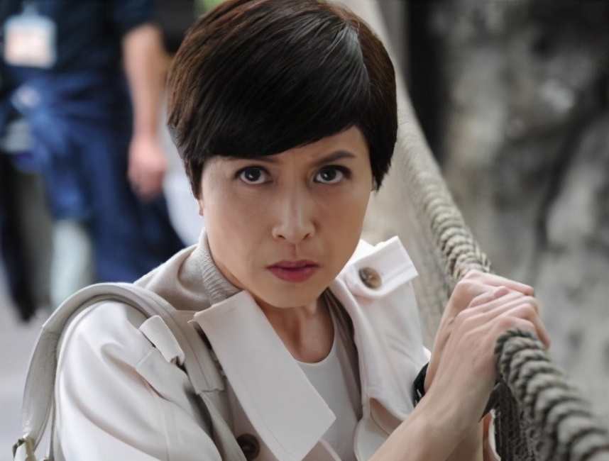 55岁邵美琪气质依旧,淡定诉说昔日情伤:一定是我做得不够好