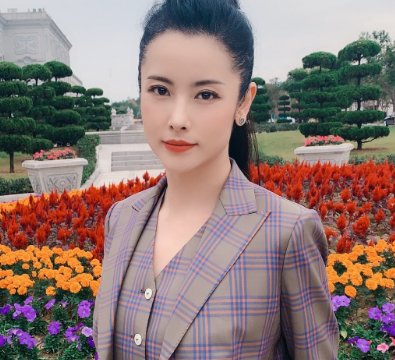 好在,杨明娜并没有因为这件事消极颓废,依旧对未来充满信