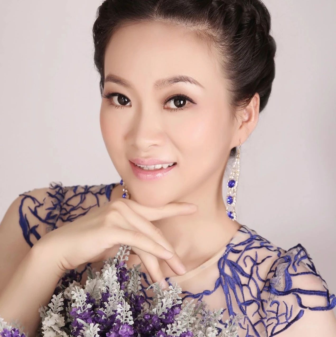 中国煤矿文工团青年歌唱家冯霞深情演绎《娘的笑脸》| 民歌中国·联星