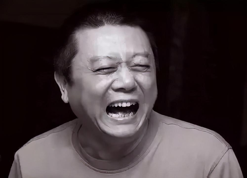 王朔26岁与发妻相爱36岁与徐静蕾相遇今与小24岁演员在一起