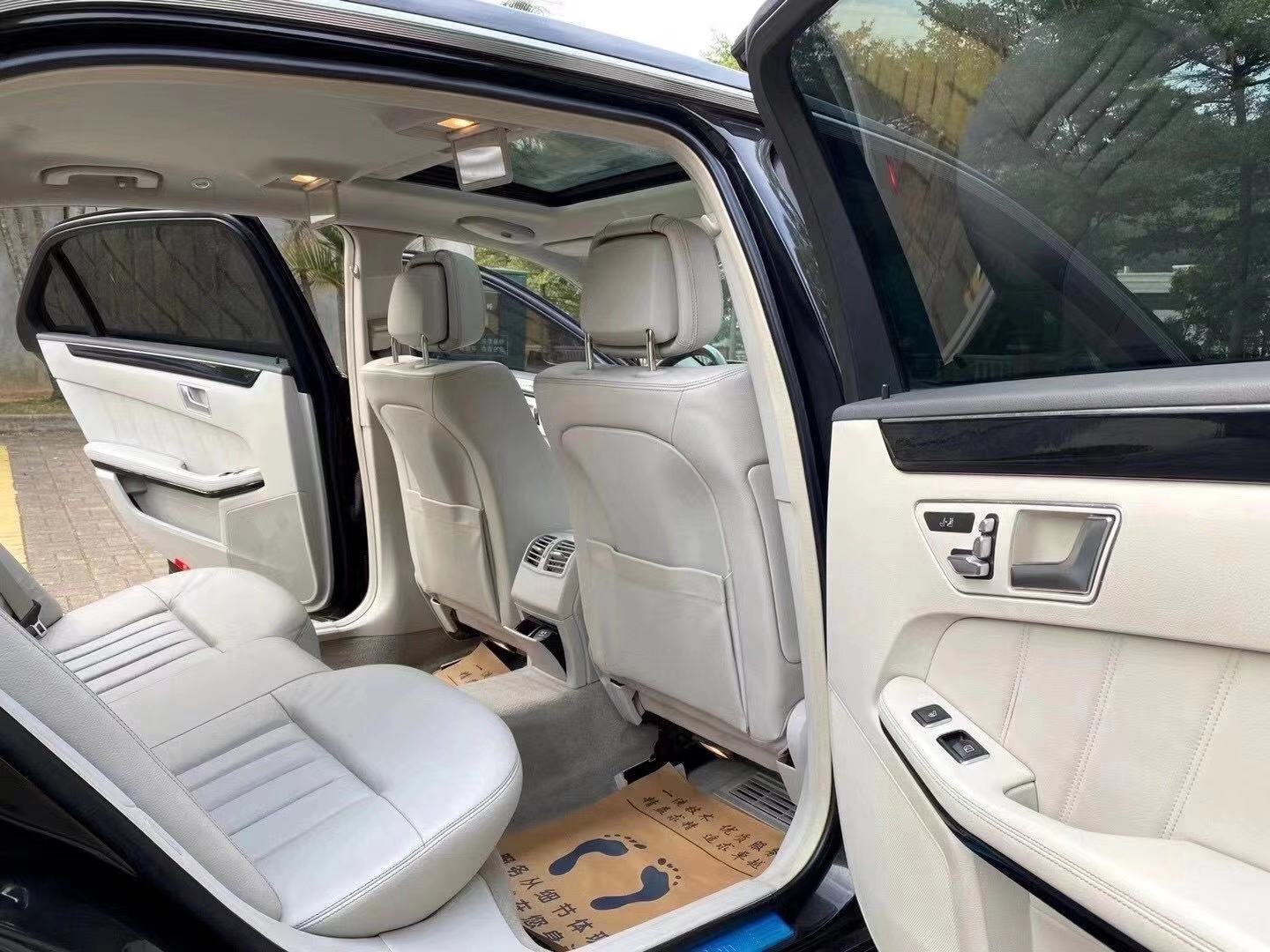 15年奔驰e300售价14万始终保持一丝丝动感