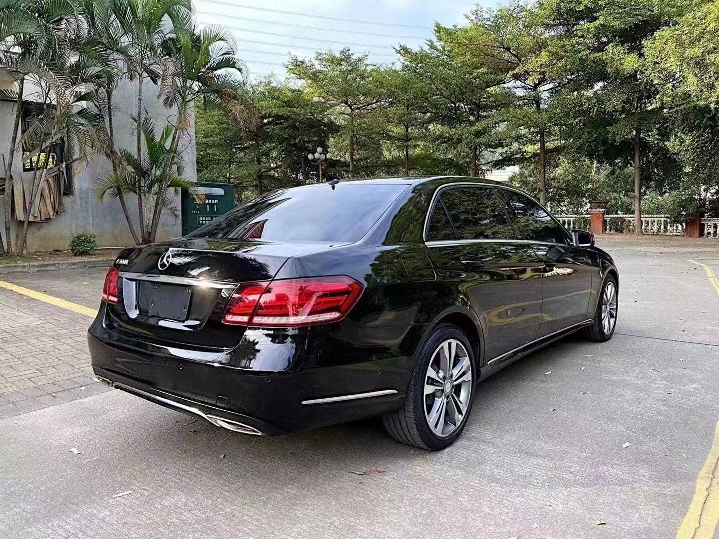 15年奔驰e300售价14万始终保持一丝丝动感