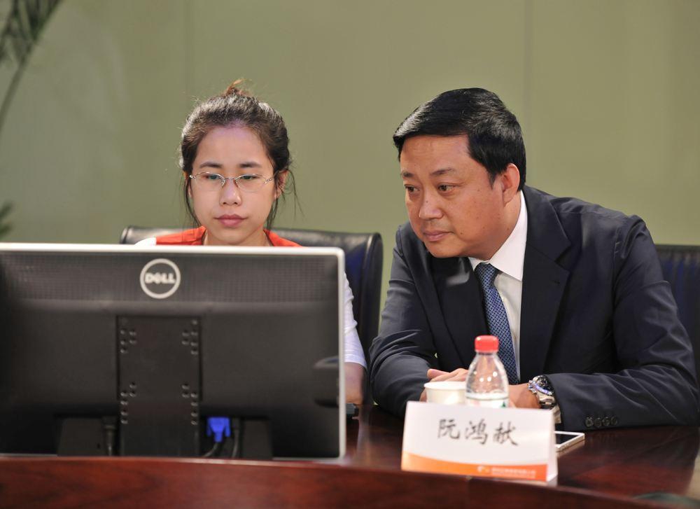 2014年7月,一心堂登陆a股,阮鸿献,刘琼夫妻二人财富迅速增加,从2014年