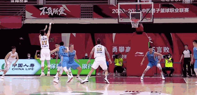 孙铭徽崴脚受伤下场!刘晓宇垫脚被吹违体犯规,北京大将很无奈休闲区蓝鸢梦想 - Www.slyday.coM 孙铭徽崴脚受伤下场!刘晓宇垫脚被吹违体犯规,北京大将很无奈休闲区蓝鸢梦想 - Www.slyday.coM