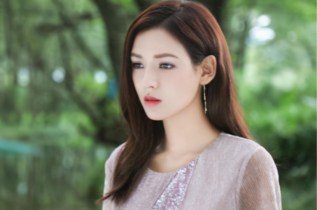 张予曦在《栀子花开》中也有出演,虽然不是主角,却也给观众留下了很