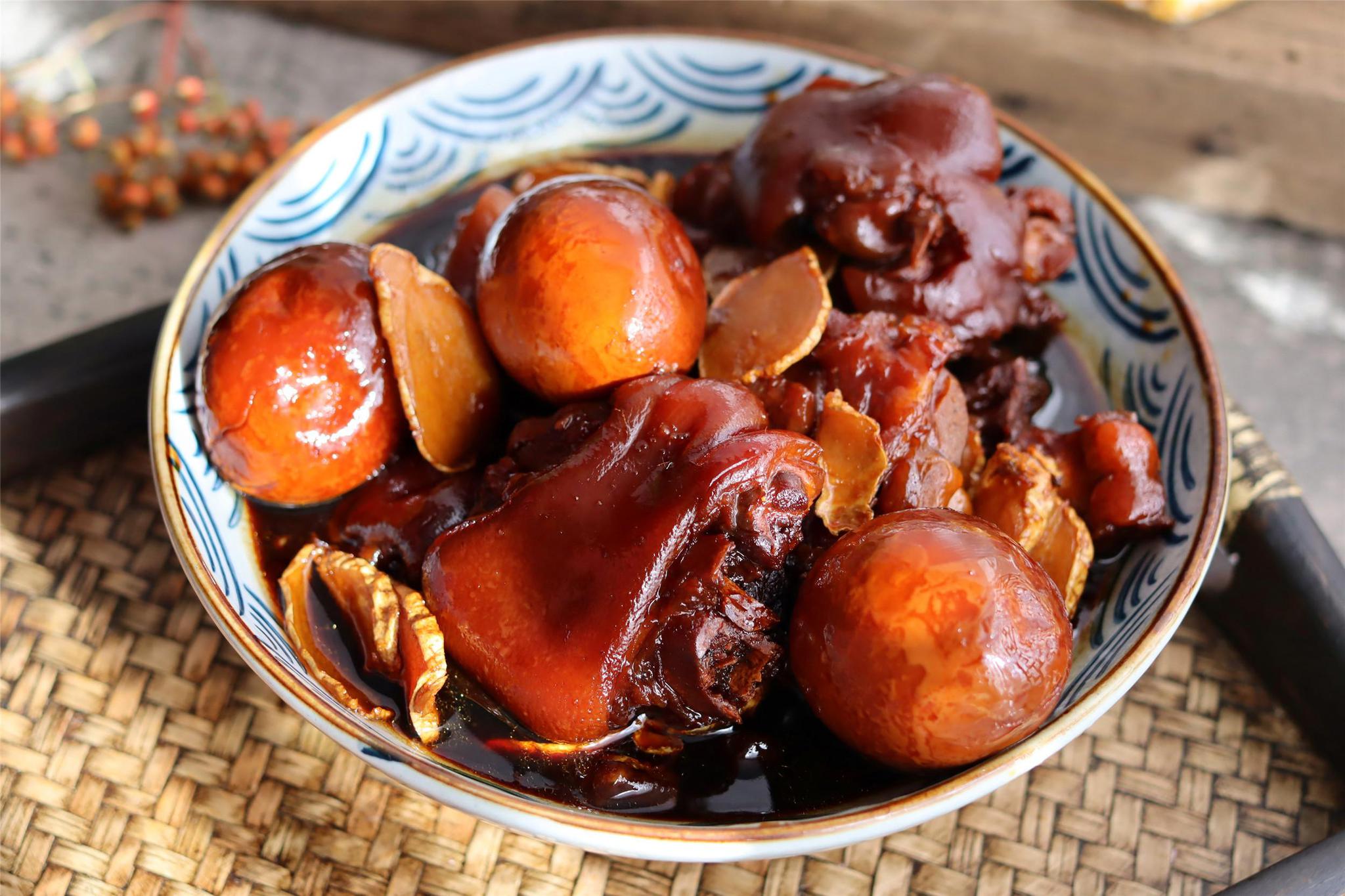 广东坐月子补身子的猪脚姜炖猪蹄不用水好吃却难走出广东