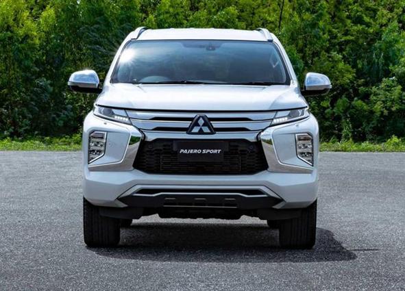 2021款帕杰罗劲畅现身!30万配v6,你受的了吗?