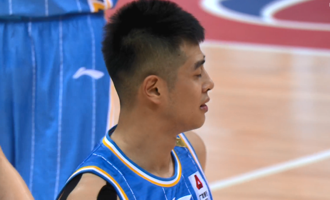 北京连续对孙铭徽违体犯规！被垫脚险些受伤又遭拉拽，真是太难了休闲区蓝鸢梦想 - Www.slyday.coM