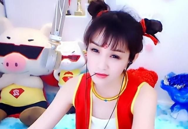 yy头部主播现状,阿哲塑造新形象文儿欲转型,李先生仍是"梗王"