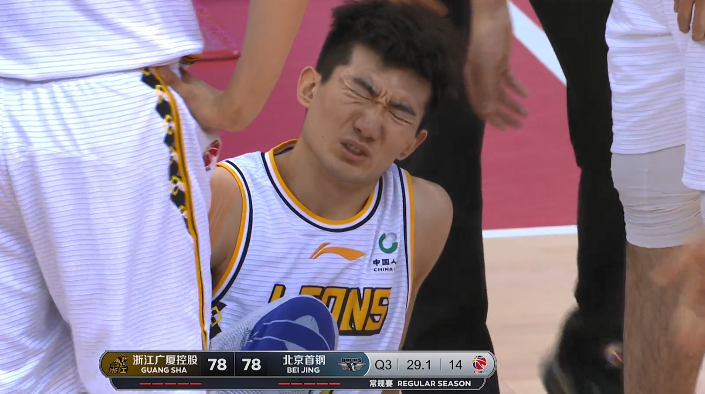 北京连续对孙铭徽违体犯规！被垫脚险些受伤又遭拉拽，真是太难了休闲区蓝鸢梦想 - Www.slyday.coM