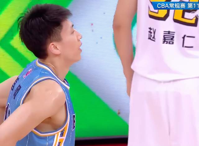 孙铭徽崴脚受伤下场!刘晓宇垫脚被吹违体犯规,北京大将很无奈休闲区蓝鸢梦想 - Www.slyday.coM 孙铭徽崴脚受伤下场!刘晓宇垫脚被吹违体犯规,北京大将很无奈休闲区蓝鸢梦想 - Www.slyday.coM