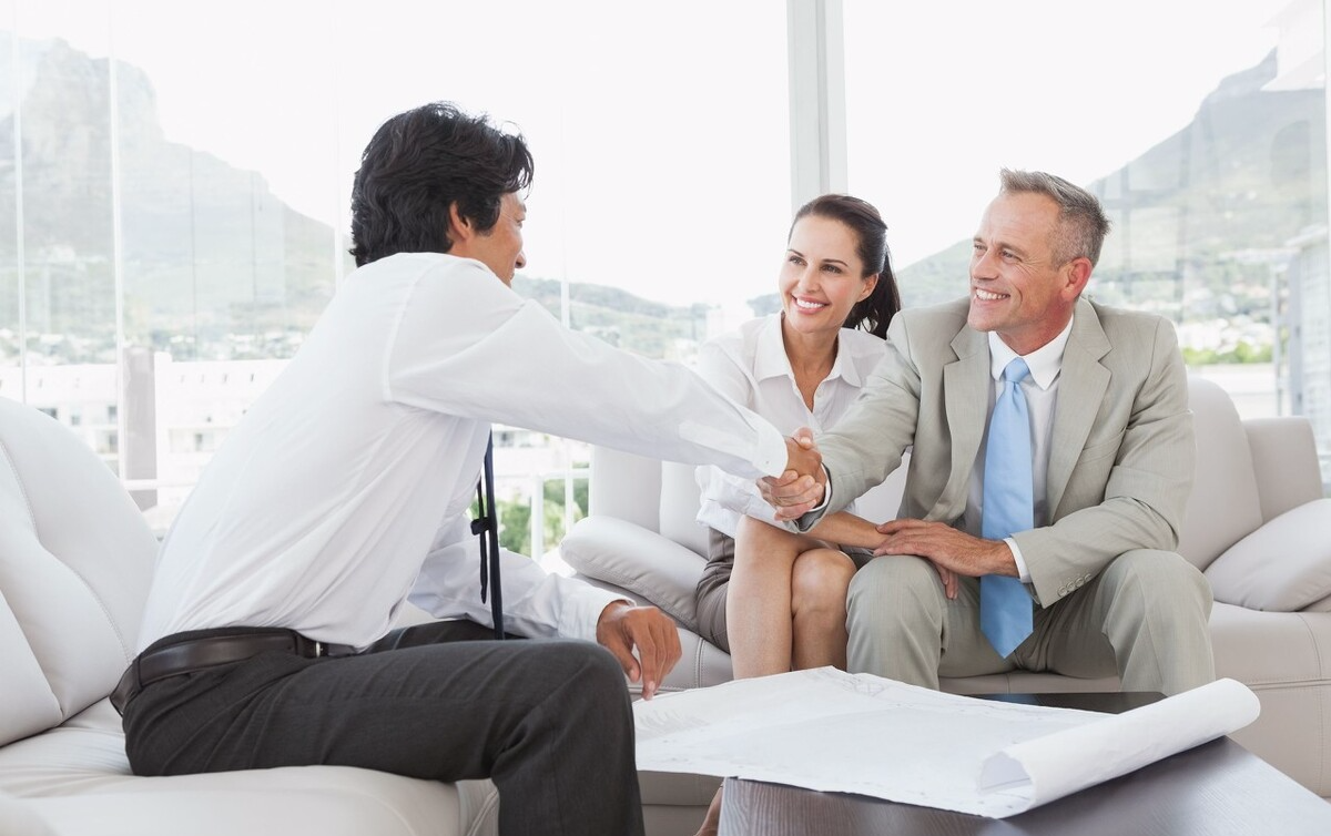 领导跟客户谈事,让你去拿点东西或买点东西,别不懂礼数