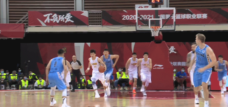 北京连续对孙铭徽违体犯规！被垫脚险些受伤又遭拉拽，真是太难了休闲区蓝鸢梦想 - Www.slyday.coM