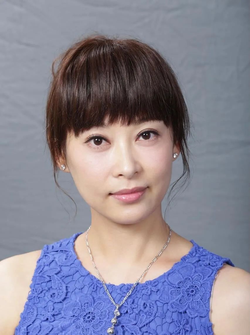 tvb花旦42岁生日获丈夫送惊喜,对两个继女视如己出|杨卓娜|继女|杨怡