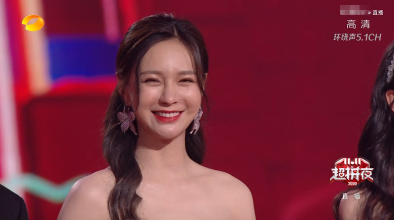 芒果晚会:靳梦佳脸僵,r1se车祸现场,《歌手》再现神仙舞台