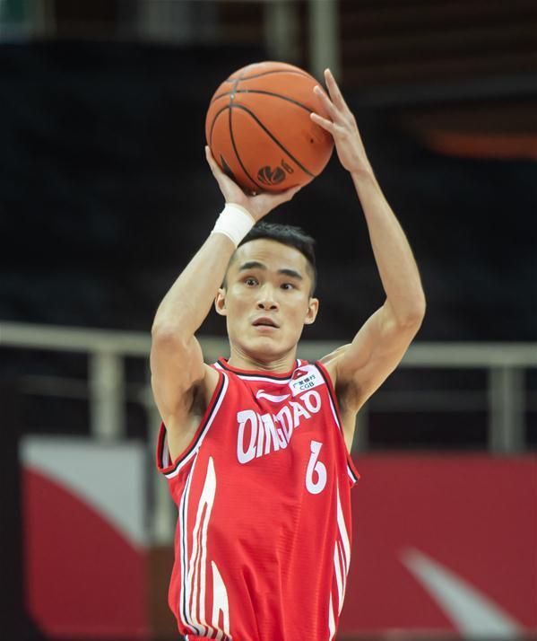 同曦vs青岛:外援唱主角,西热力江准三双回应|西热力江|青岛队|亚当斯