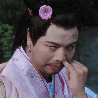 观众以为是美女,结果如花登场,出其不意给观众"惊吓",在行云流水的