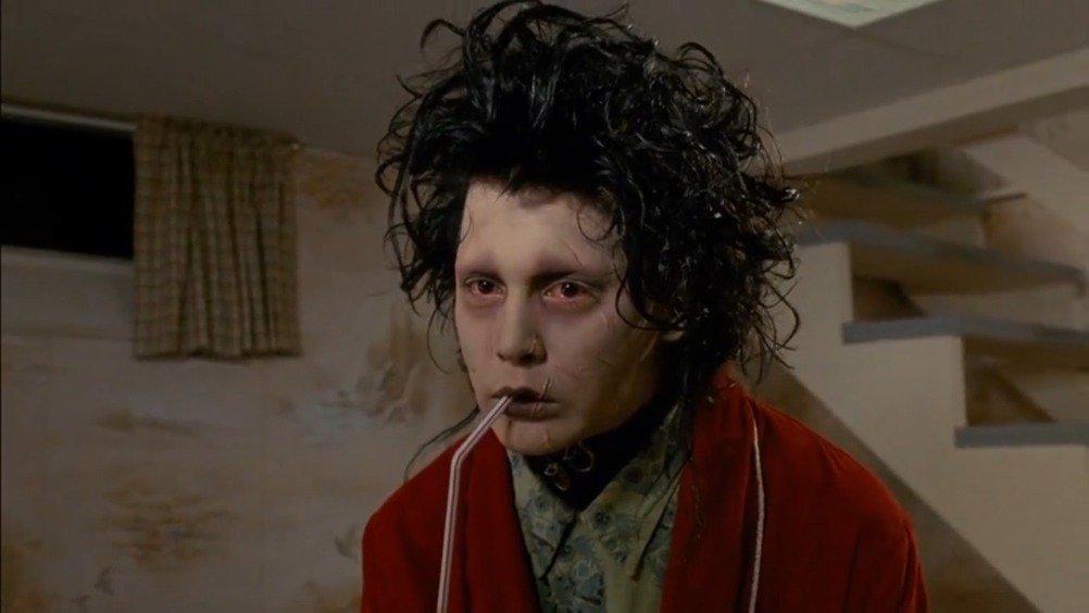 经典电影《剪刀手爱德华》我愿意为你剪去一切的荆棘