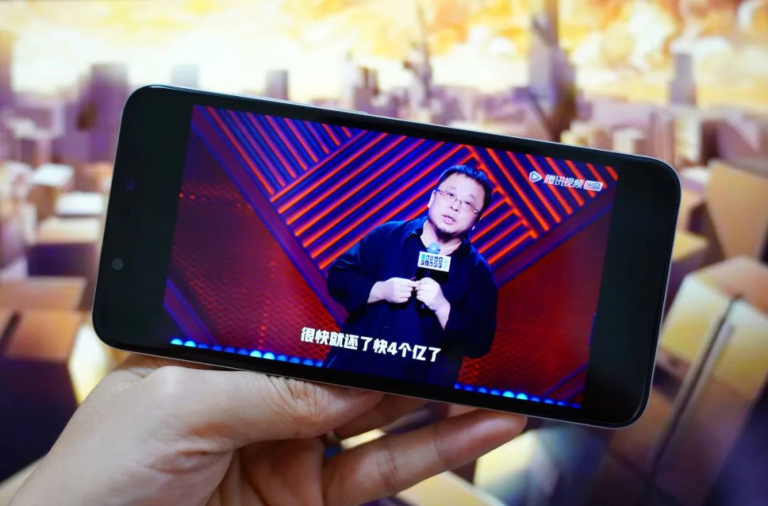 罗永浩变了：公司创立7个月，估值就达15亿，一次套现就超过2亿元