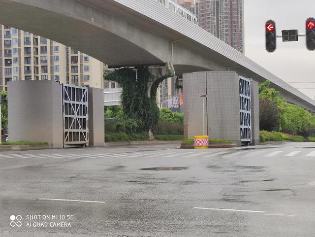 武汉交警多措并举！推进治理危险路段，筑牢生命防护工程