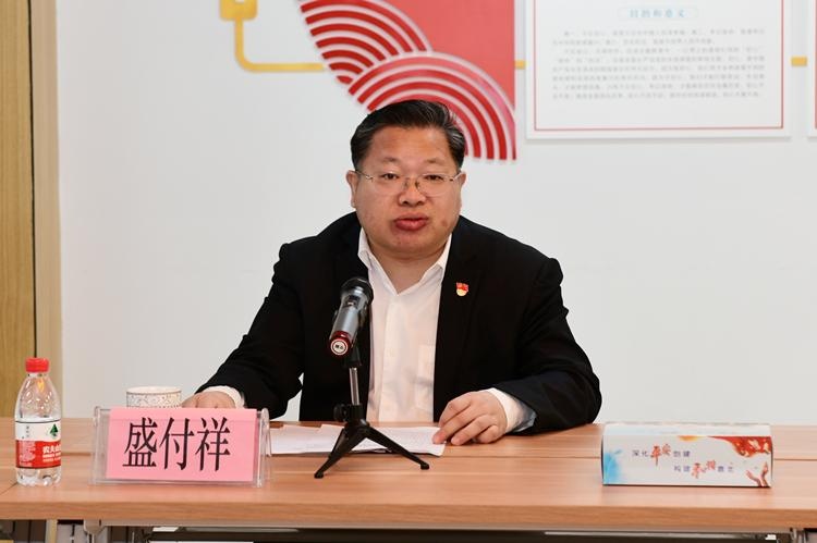 盛付祥调研社区组织换届工作