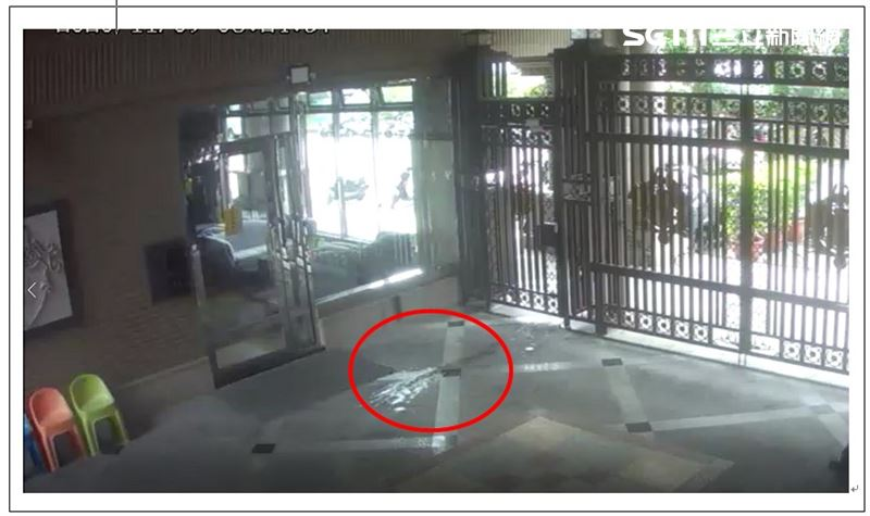 “担心解放军真打来”，男子把“不明液体”泼向蔡英文家！休闲区蓝鸢梦想 - Www.slyday.coM
