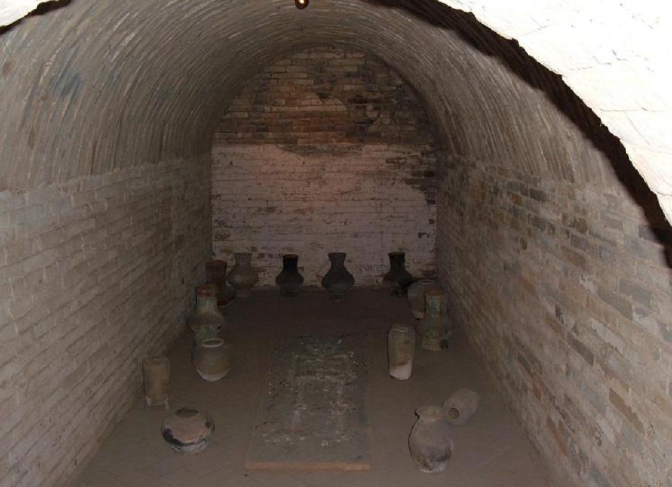 辽代古墓出土简陋的墓室中却住着一位皇家贵族