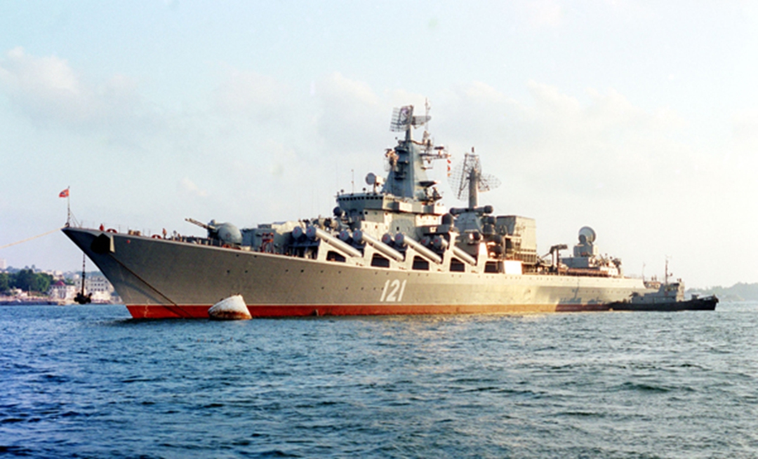 苏联的战舰杀手背负重达5吨的重型反舰导弹光荣级导弹巡洋舰