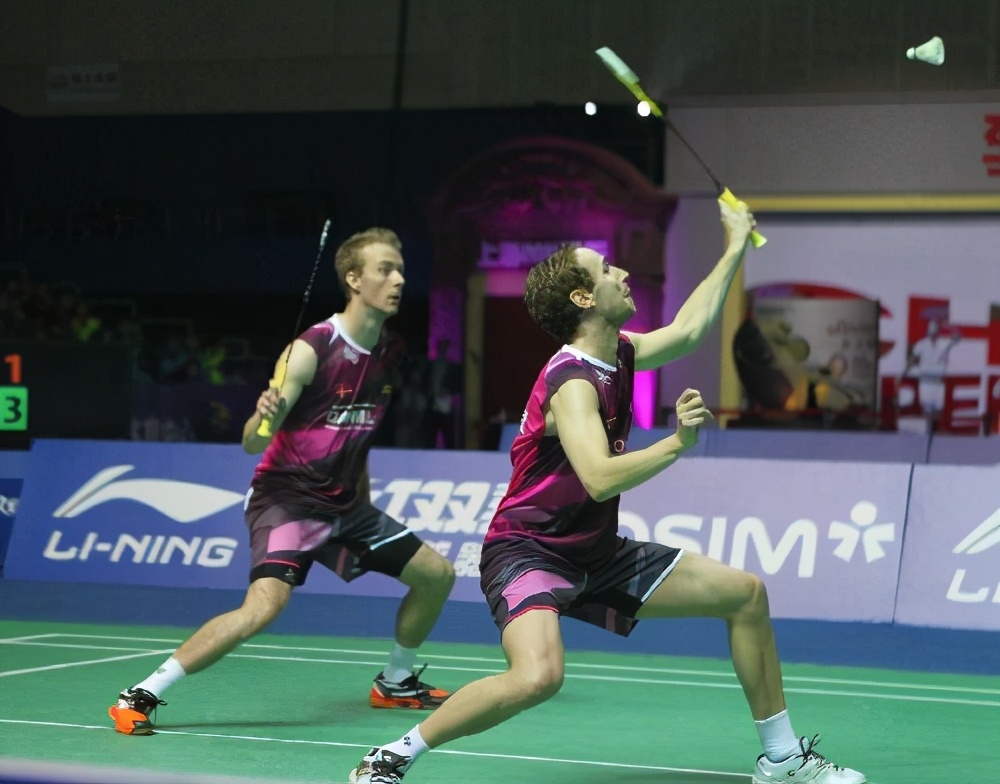 幸福!羽坛40岁世界冠军退役后生活甜蜜,女友身家过亿羡煞旁人