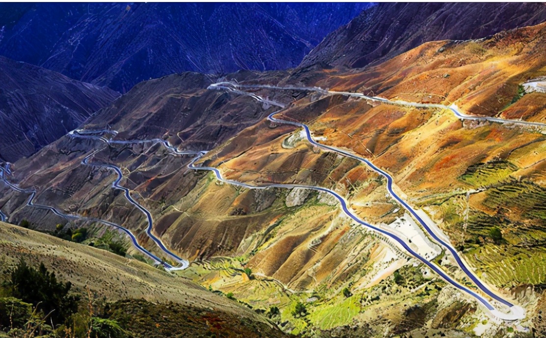 政府决定修建如今这条川藏公路,打通西藏到四川的交通