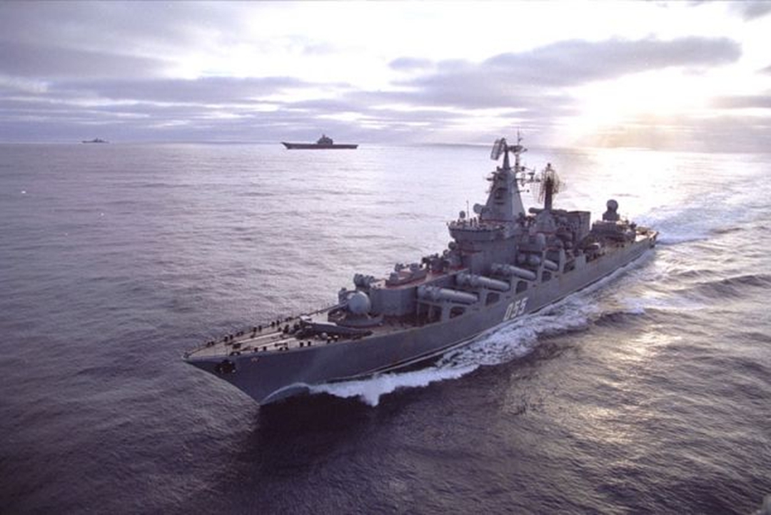 苏联的战舰杀手背负重达5吨的重型反舰导弹光荣级导弹巡洋舰
