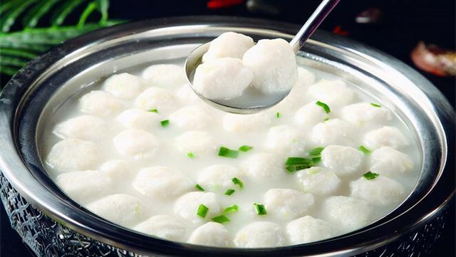美食湖南,湘菜经典——清汤鱼丸,滑嫩爽口,清亮鲜香扑鼻来__财经头条